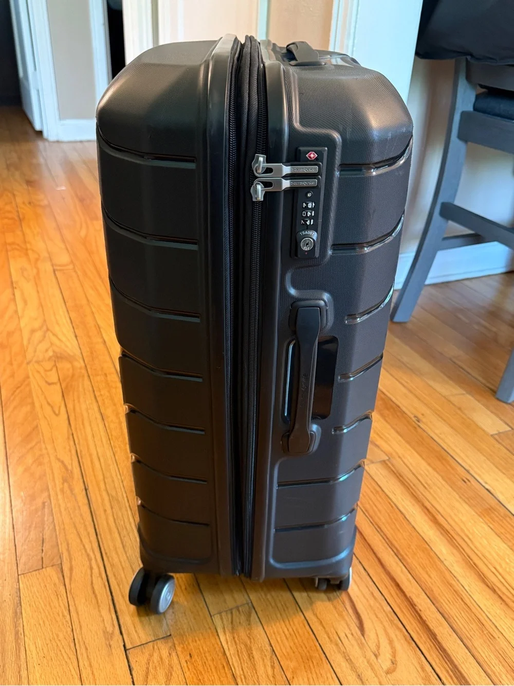 Samsonite Black Freeform Medium Check-in Hardside Spinner